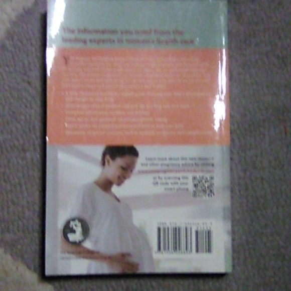 New YOUR PREGNANCY and CHILDBIRTH month to month 5th edition. - Picture 3 of 6